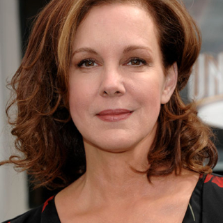 Elizabeth Perkins