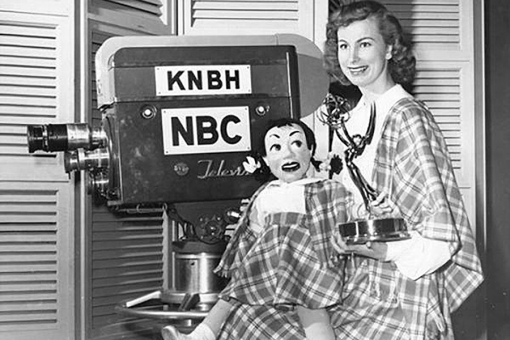 Shirley Dinsdale of KTLA and her puppet sidekick Judy Splinters